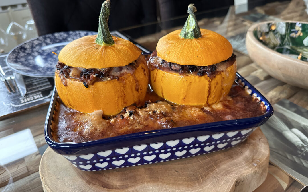 Gevulde bol courgettes uit de oven