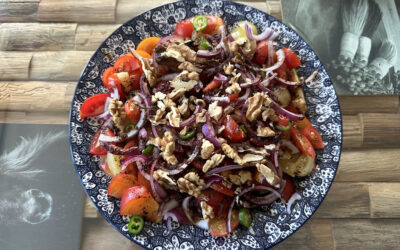 Tomatensalade met granaatappelmelasse