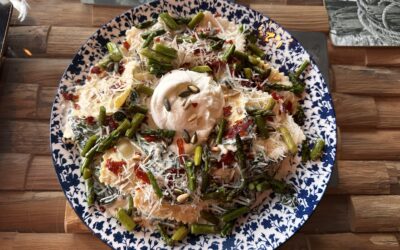 Lente ravioli met Groene Asperges, Burrata & Krokante Serrano