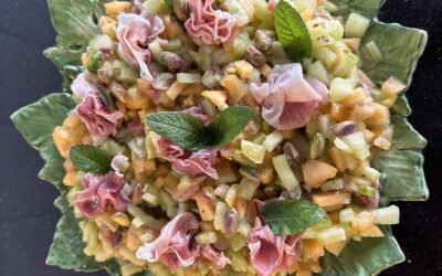 Zomerse meloen-komkommersalade met Parmaham en pistache 🌿