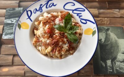 🌿 Romige pasta met kip, pancetta en zongedroogde tomaat